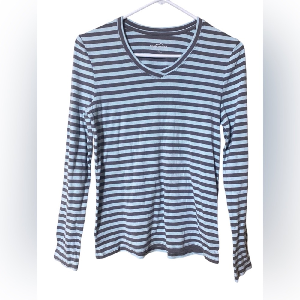 Eddie Bauer Lot Of 4 Long Sleeve Shirts Womens Medium V-Neck Minimalist Comfort - Picture 5 of 16